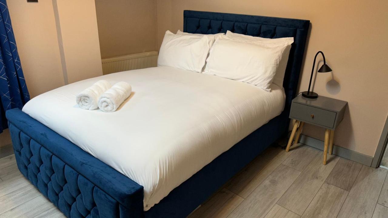 One Bedroom Apartment In Walsall Sleeps 4 Free Wifi By Villazu Bloxwich Exteriör bild