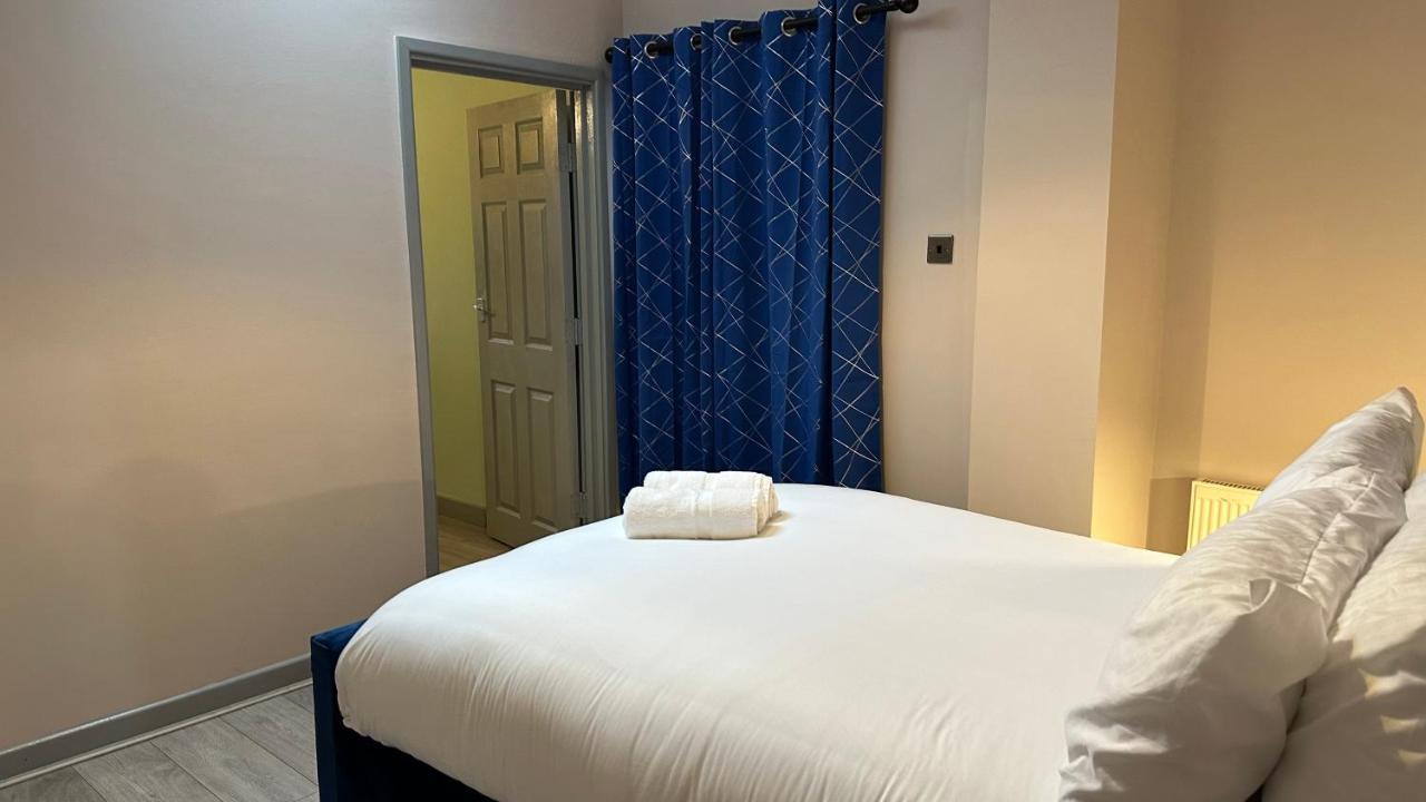 One Bedroom Apartment In Walsall Sleeps 4 Free Wifi By Villazu Bloxwich Exteriör bild